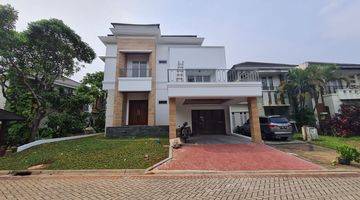 Gambar 1 Di jual Rumah Mewah Split Level , 2 Lantai. 