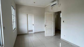 Gambar 5 Di Jual Rumah 2 Lantai Dekat Area CBD