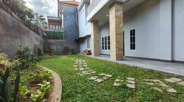 Gambar 1 Dijual rumah lantai 2 modern minimalis area gatsu timur