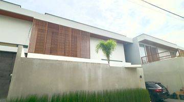 Gambar 1 Dijual villa luxury tumbak bayuh canggu