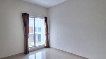 Gambar 5 Rumah 2 Lantai Baru Unfurnished di Azure Bay, Batam Center