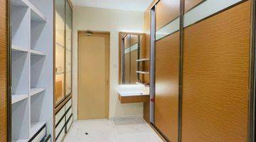 Gambar 4 Rumah 2 Lantai Bagus Furnished HGB di Orchard Park, Batam