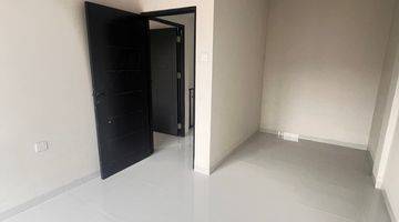 Gambar 5 Rumah 2 Lantai Baru Unfurnished HGB di Diamond Pavilion, Batam