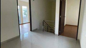 Gambar 3 Rumah 2 Lantai Baru Unfurnished HGB di Monde Residence, Batam