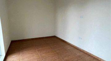 Gambar 4 Rumah 2 Lantai Baru Unfurnished HGB di Monde Residence, Batam