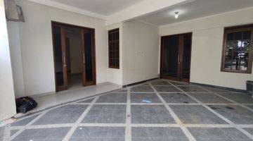 foto lainnya rumah kece 2 lantai di