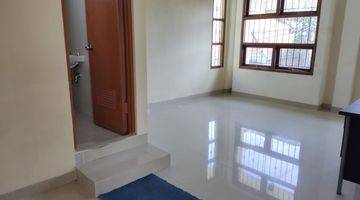 foto lainnya rumah kece 2 lantai di