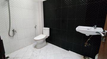 kamar mandi rumah kece 2 lantai di