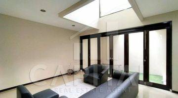 ruang keluarga rumah minimalis semi furnished siap