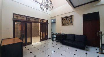 ruang tamu jual rumah besar di tki