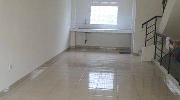 Gambar 3  Ruko di Glaze 2 Gading Serpong 165 m² Unfurnished