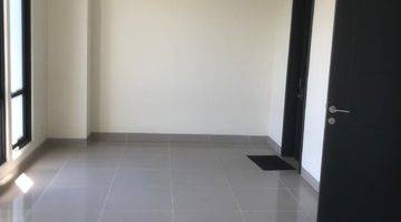 Gambar 4  Rumah Unfurnished Baru di Cluster Baroni Gading Serpong