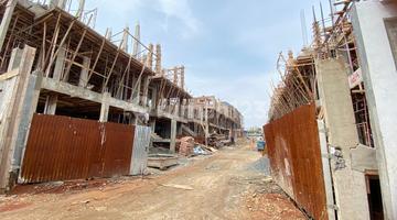 tampak depan rumah brand new 2 lantai