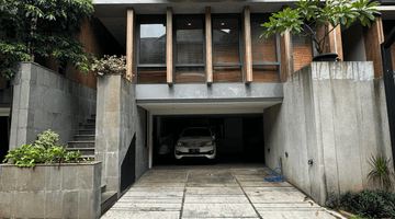 Gambar 2  Rumah Modern Minimalis Cocok Untuk Keluarga di Townhouse Cipete