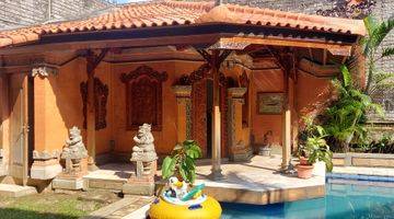 Gambar 5 Lebak lestari tb simatupang Jakarta selatan , a nice house with garden and pool