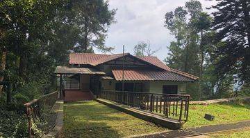 Gambar 1 Villa dijual A good and beautiful villa inside a housing complex