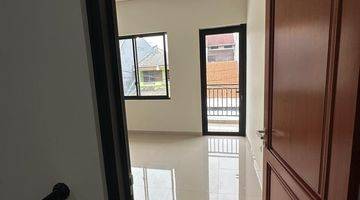 Gambar 1 Rumah 2 Lantai SHM di Jl Kenanga Kresek, Tangerang.