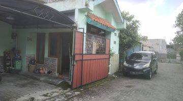 tampak depan rumah murah dekat kampus uii