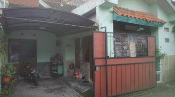 tampak depan rumah murah dekat kampus uii