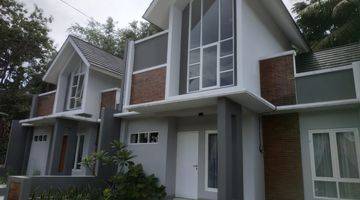 tampak depan rumah 2 lantai siap huni
