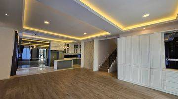 Gambar 5 Rumah 3 Lantai Hoek Renovasi Thames Jakarta Garden City