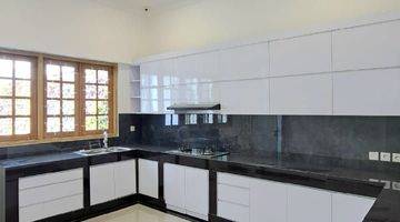 Gambar 3 2 lantai brand new home Menteng area