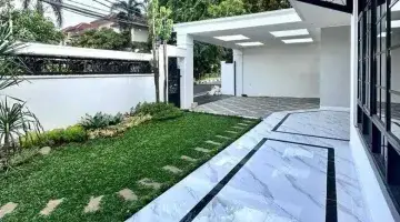 Gambar 3 Rumah Baru Mewah Siap Huni di Cilandak