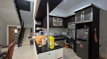 Gambar 3 Dijual Cepat Rumah Luas 2 Lantai Semi Furnish Di Jatibening