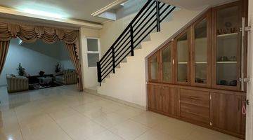 Gambar 4 Disewakan Rumah Furnished 2 Lantai Dalam Cluster Summarecon