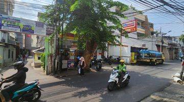 Gambar 3 Tempat Usaha Murah Depan Jalan di Jakarta Barat