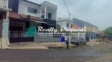 Gambar 1 Rumah Komplek 2 Lt Semi Furnished di Jatibening Pd Gede Bekasi