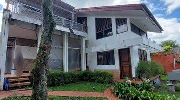 tampak depan dijual rumah di bukit dago