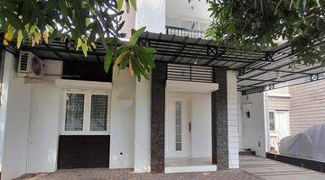 Gambar 1 Rumah Putih Cantik Full Furnished Grand Wisata