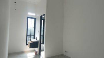 Gambar 5 Rumah Baru Siap Huni 2 Lantai Semi Furnished SHM di Bsd Kencana Loka, Tangerang