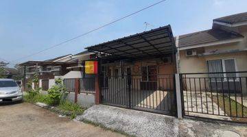 tampak depan rumah bagus unfurnished sertifikat hak
