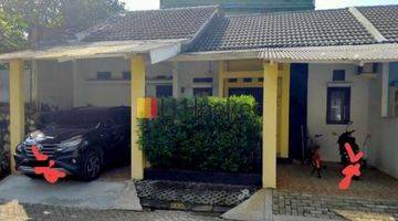 tampak depan rumah minimalis di cibubur villa