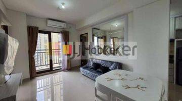ruang keluarga apartemen semi furnished 3 bedroom