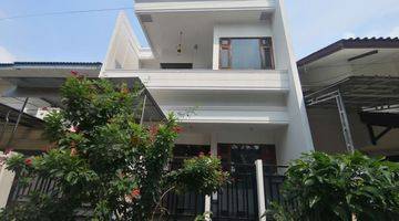 Gambar 1 P Fl Disewakan Rumah 4+2 Kamar di Tanjung Duren Ready Mid Des