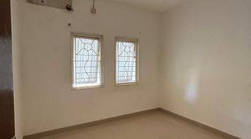 Gambar 3 Dijual Rumah Renovasi di Kencana Loka Bsd