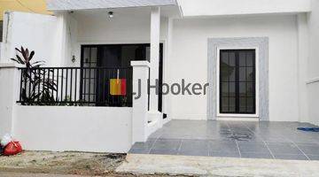 Gambar 1 Rumah Baru Griya Loka Sektor 1.1 BSD City Semi Furnished