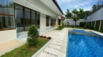 Gambar 1 Rumah Jakarta Selatan, Luas 1000 M2, Kolam Renang, 08.1212.560560