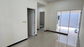 Gambar 3 Dijual Rumah Semi Furnish di Taman Kopo Indah 5