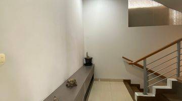 Gambar 3 Disewakan Rumah Setraduta Minimalis Mezzanine Modern Siap Huni