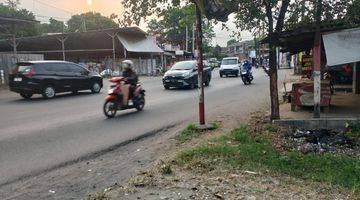 Gambar 1 Lahan Luas strategis di jalan raya provinsi 