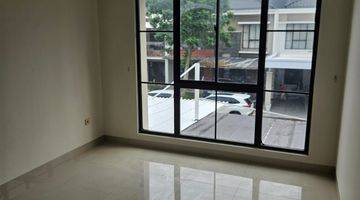 Gambar 1 Di Jual Murah Sekali  Rumah Di Greenlake Boulevard  East Asia