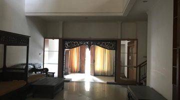 Gambar 2 Rumah 2 Lantai Bagus Semi Furnished SHM di Tasbih 2