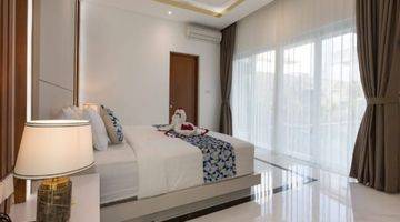 Gambar 5 Rumah 2 Lantai Bagus Furnished di Seminyak, Badung Bali