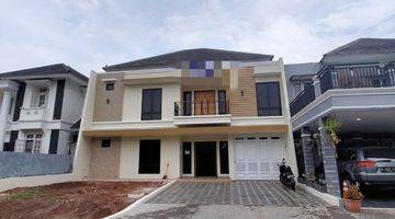 Gambar 1 Rumah baru 2lt modern minimalis di kota wisata Cibubur 