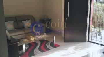 Gambar 5 Rumah Dengan Tipe Modern 2 Lantai Semi Furnished Siap Huni