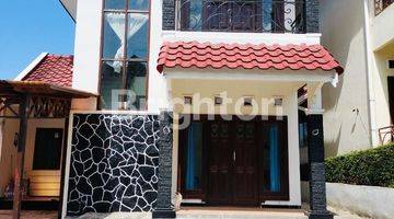 Gambar 1 Villa Mewah Jual Cepat 2 Lt View Pegunungan Menawan Di Kota Batu